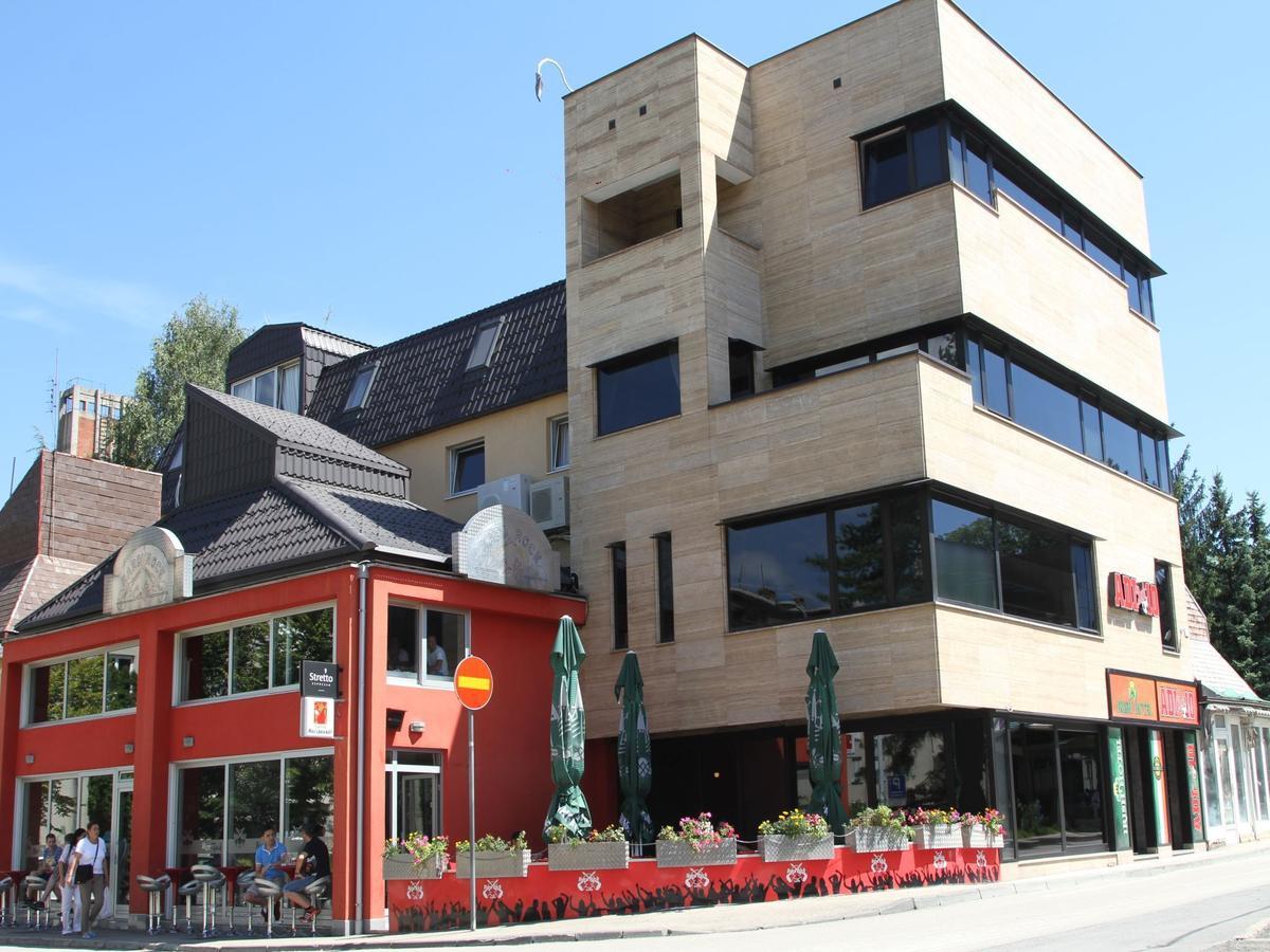 Irish Hotel Bihac Exterior photo